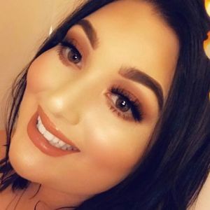 Meet your Posher, Chloe